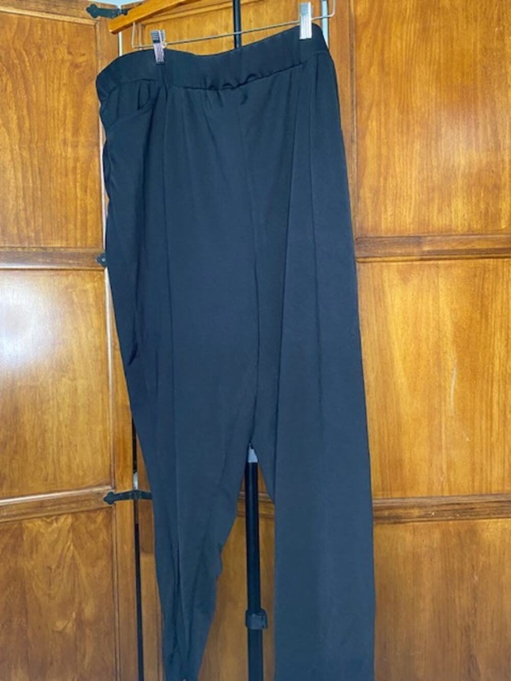 BloomChic 5X US 28 Black Stretch Pull-On Straight Leg Pants Wide Leg Pockets